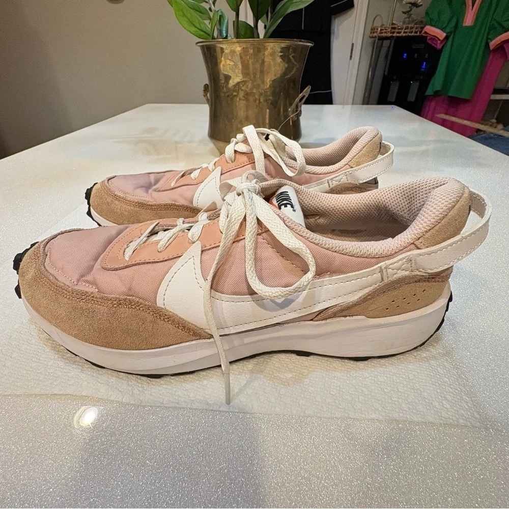 Nike ‘Waffle Debut’ Athletic Sneakers Pink White Swoosh